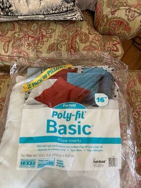 Poly-fil Basic White Pillow Inserts - 16.  1 only)